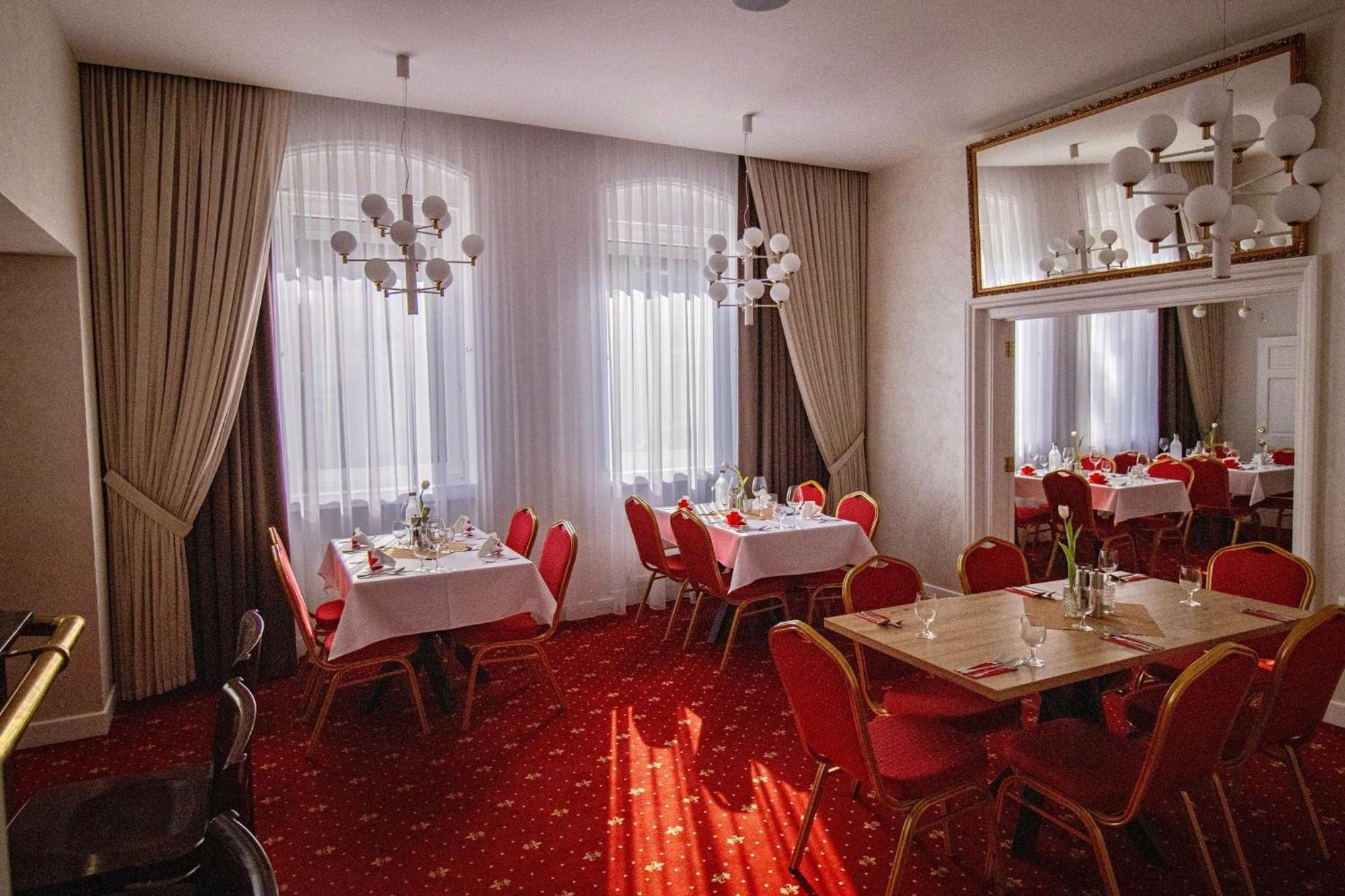 Penzion Rosel Nové Zámky Exteriér fotografie